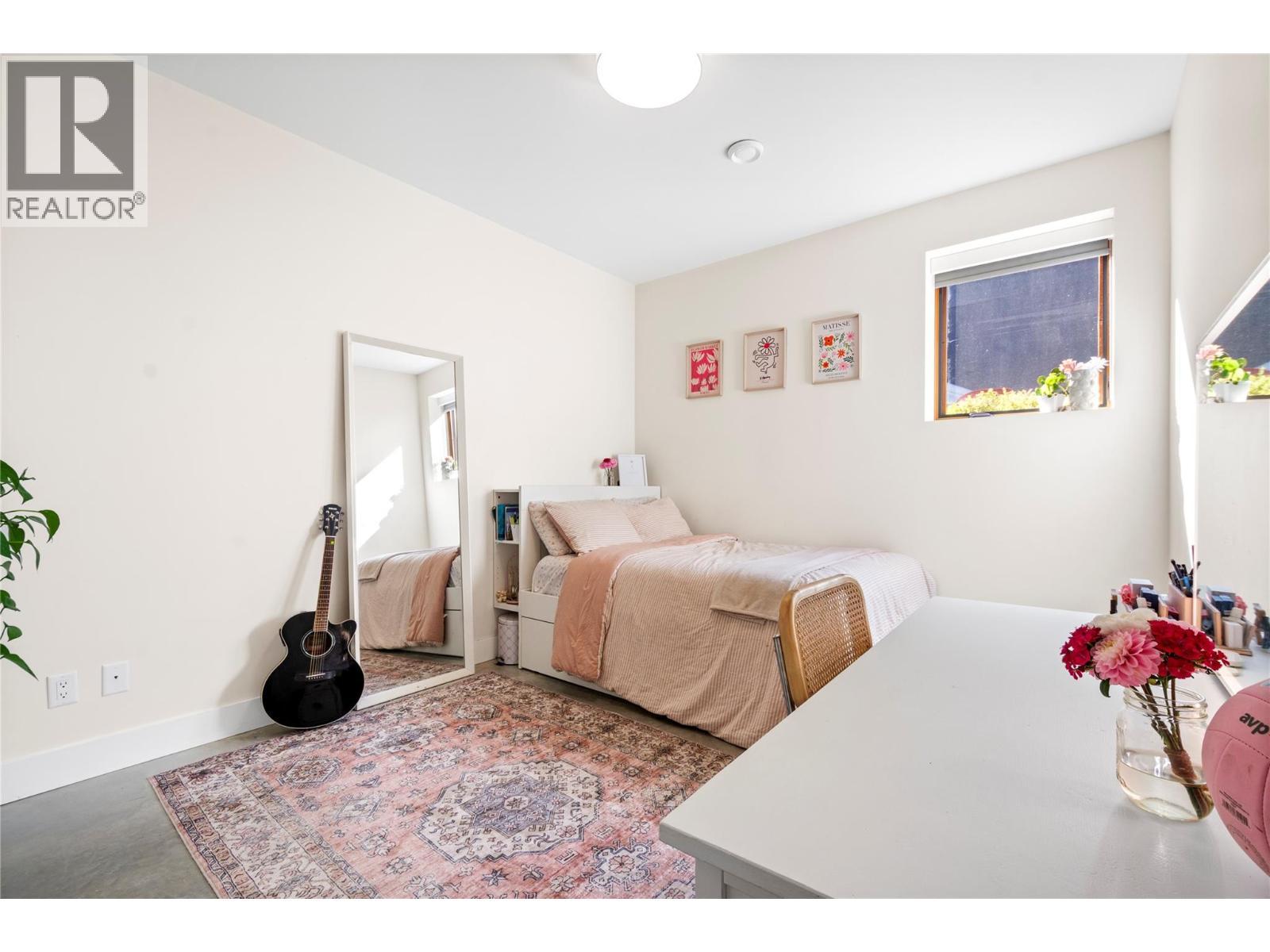 2750 Workman Place, Naramata, BC - Indoor Photo Showing Bedroom