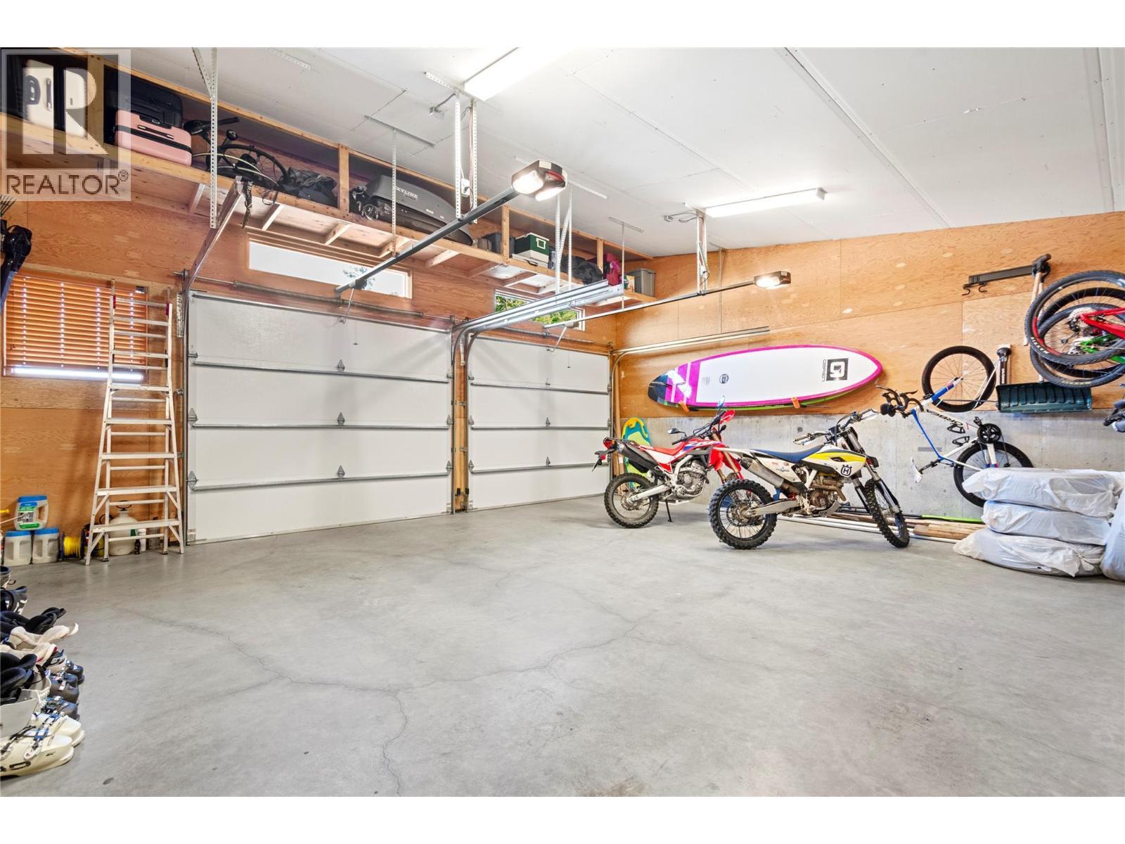2750 Workman Place, Naramata, BC - Indoor Photo Showing Garage