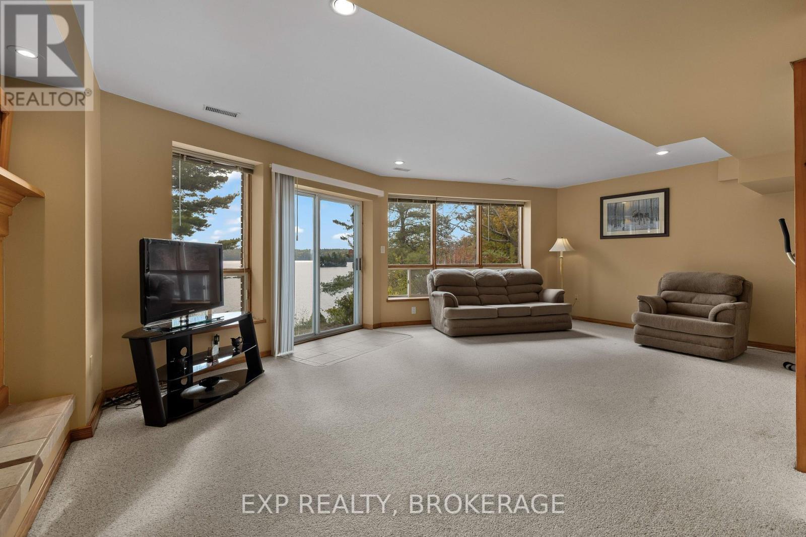 3037 Hilltop Lane, Frontenac (Frontenac South), ON - Indoor