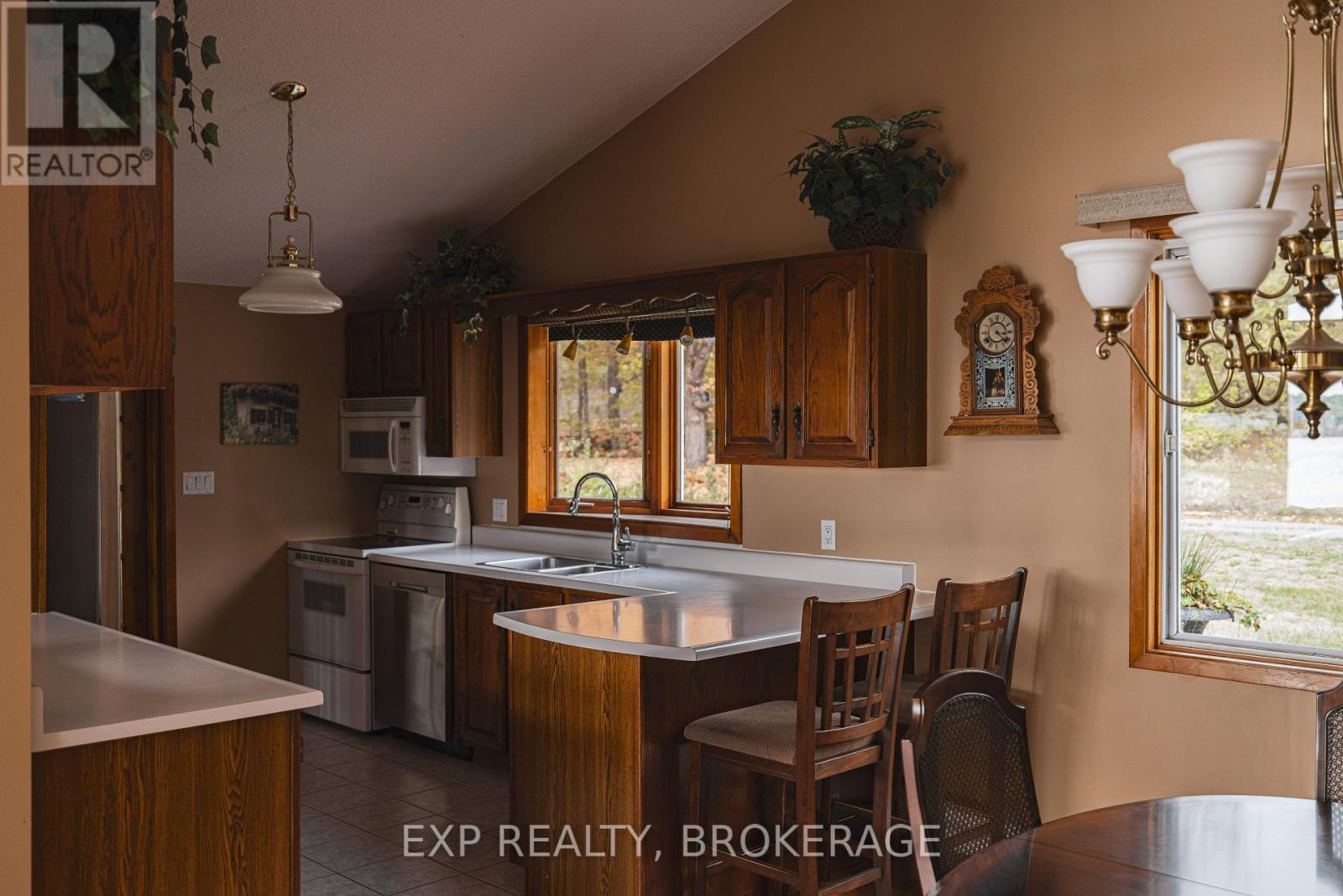 3037 Hilltop Lane, Frontenac (Frontenac South), ON - Indoor Photo Showing Other Room