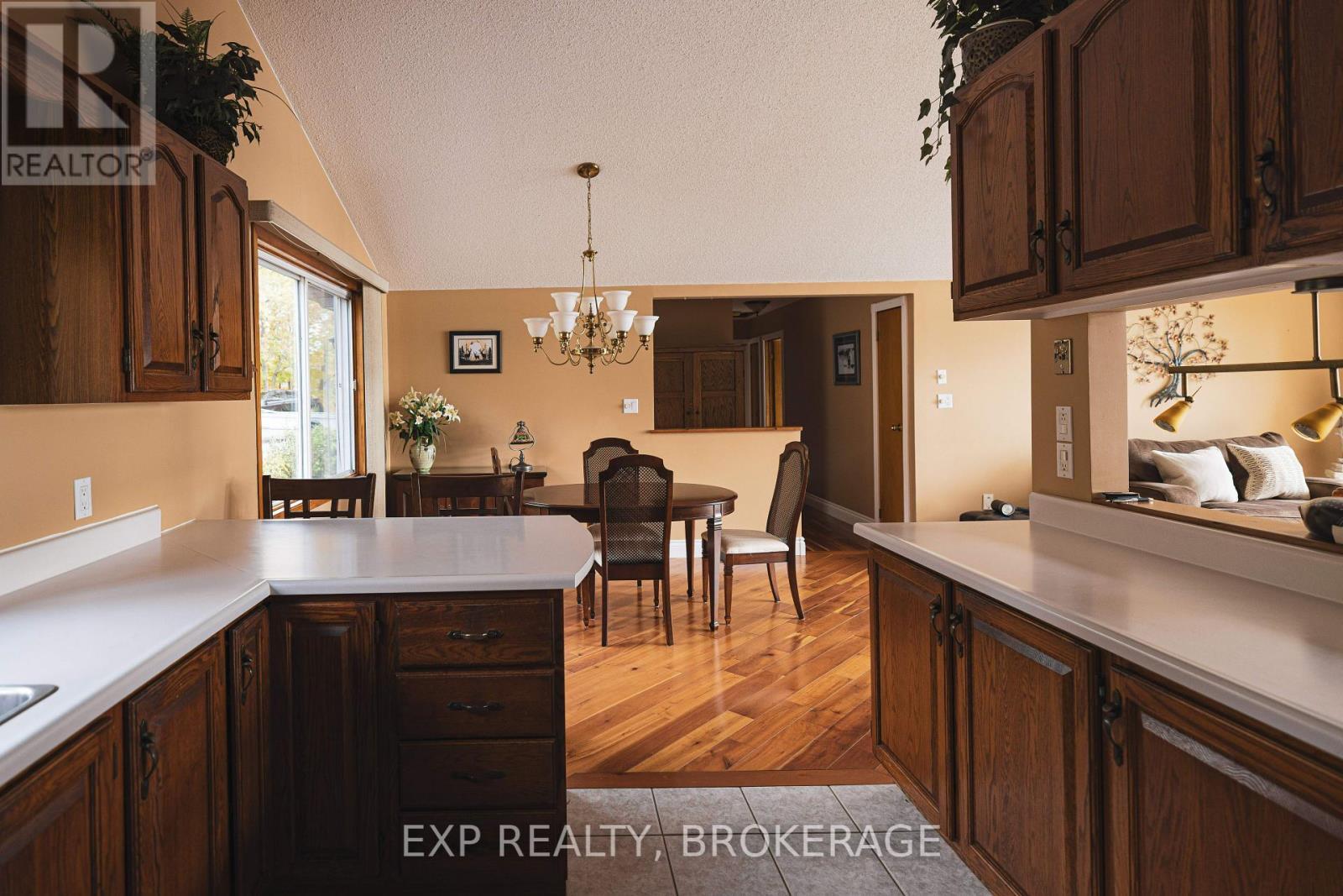 3037 Hilltop Lane, Frontenac (Frontenac South), ON - Indoor Photo Showing Kitchen