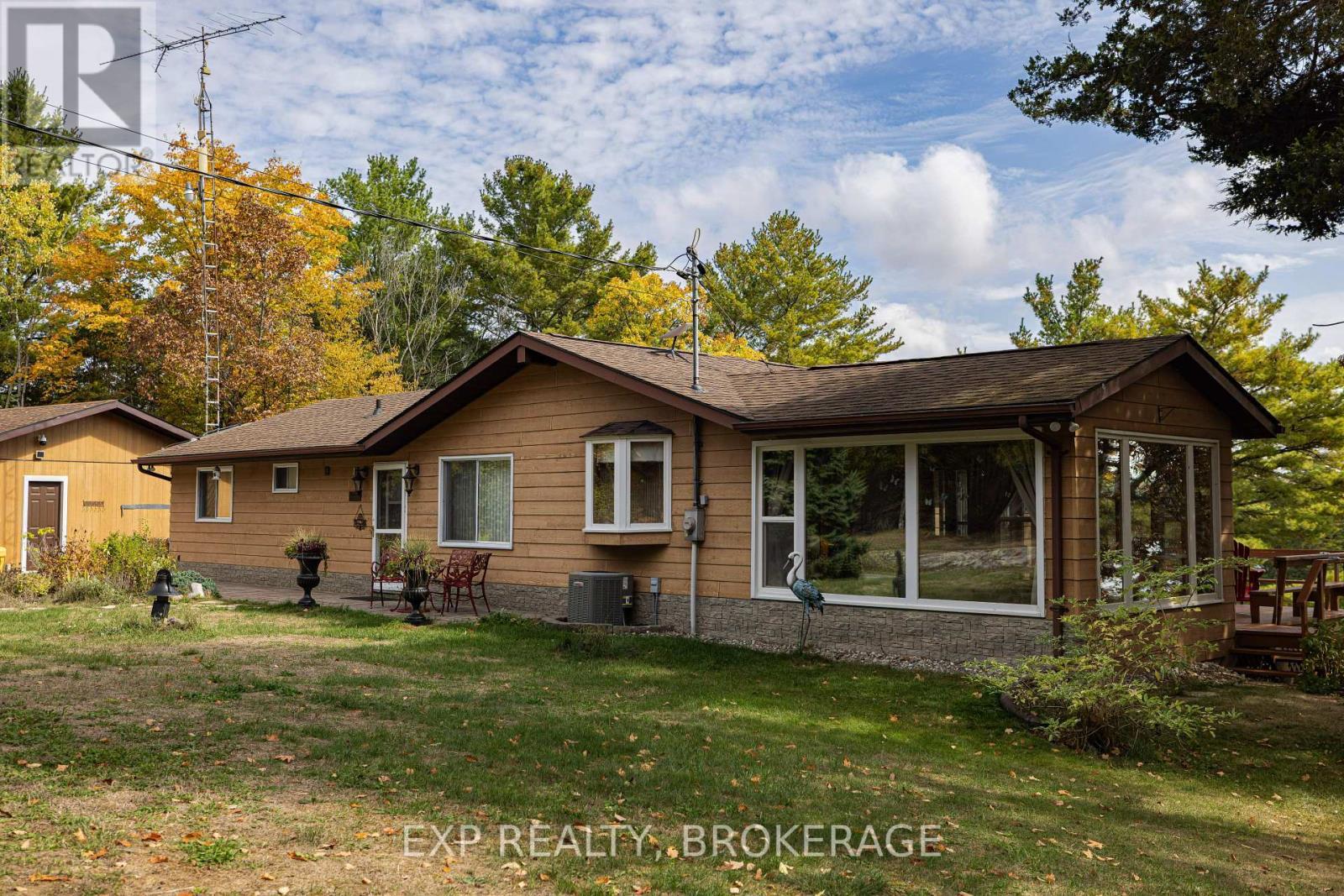3037 Hilltop Lane, Frontenac (Frontenac South), ON - Outdoor