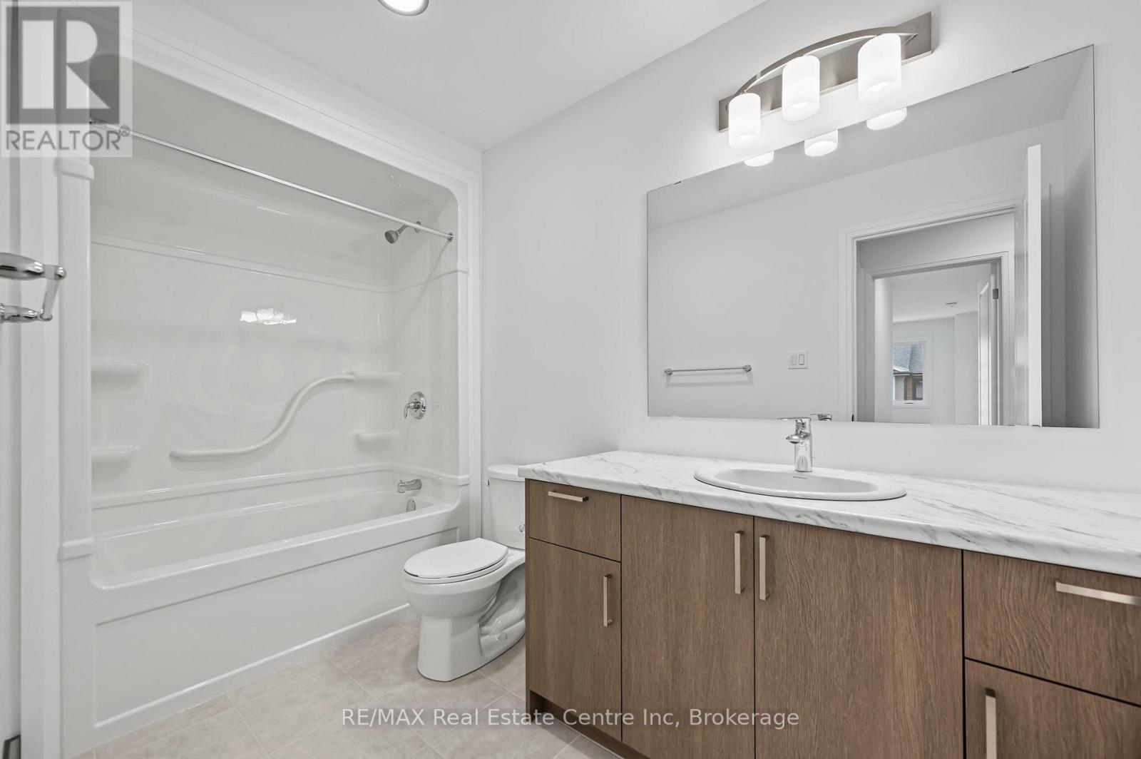 9 - 182 Bridge Crescent, Minto, ON - Indoor Photo Showing Bathroom