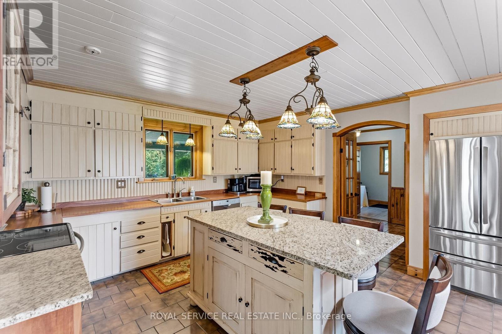 2853 13Th Line E, Trent Hills, ON - Indoor Photo Showing Kitchen With Double Sink