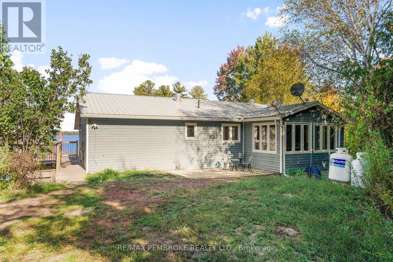 204B Hawkins Drive, Killaloe, Hagarty And Richards, ON - Outdoor