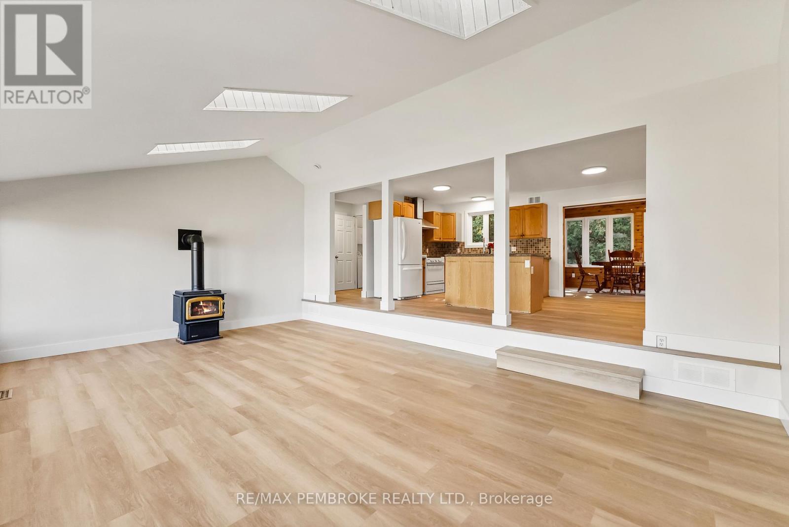 204B Hawkins Drive, Killaloe, Hagarty And Richards, ON - Indoor Photo Showing Other Room