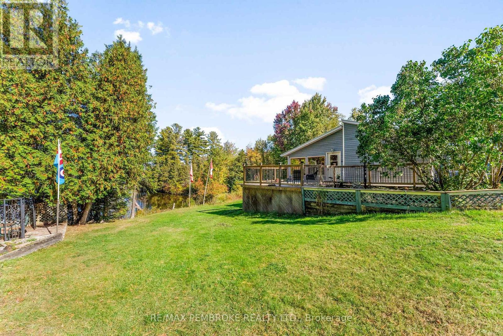 204B Hawkins Drive, Killaloe, Hagarty And Richards, ON - Outdoor