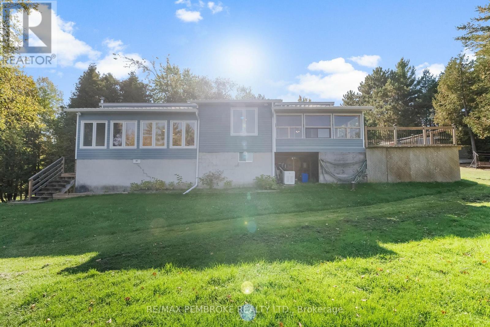 204B Hawkins Drive, Killaloe, Hagarty And Richards, ON - Outdoor