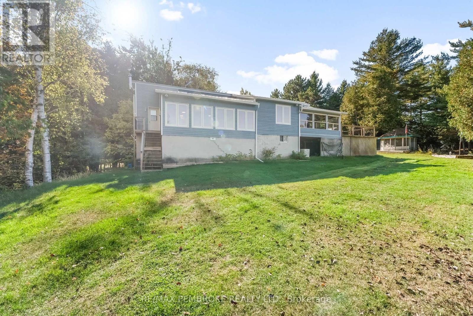 204B Hawkins Drive, Killaloe, Hagarty And Richards, ON - Outdoor