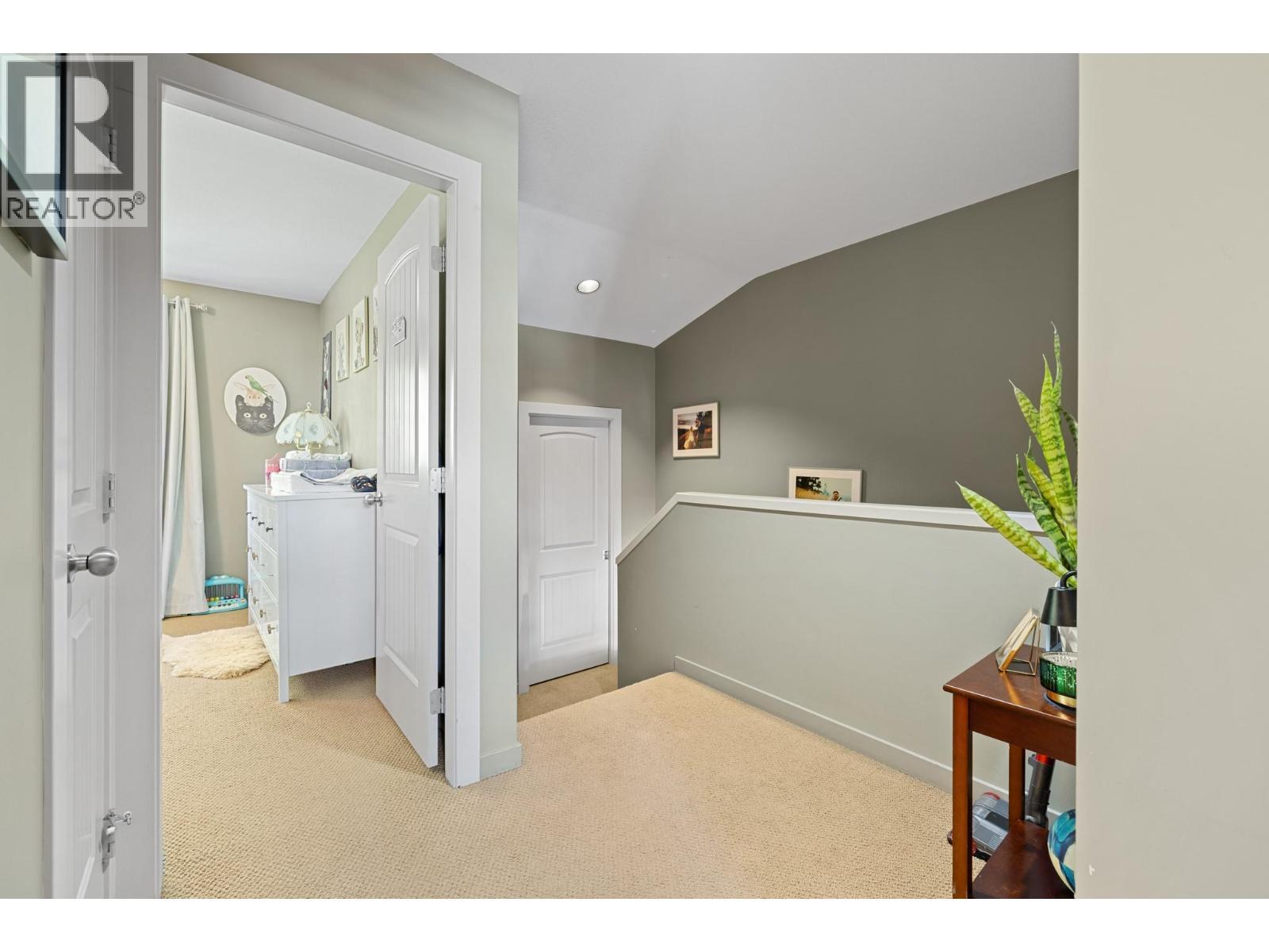 146 Mccurdy Road Unit# 2, Kelowna, BC - Indoor Photo Showing Other Room