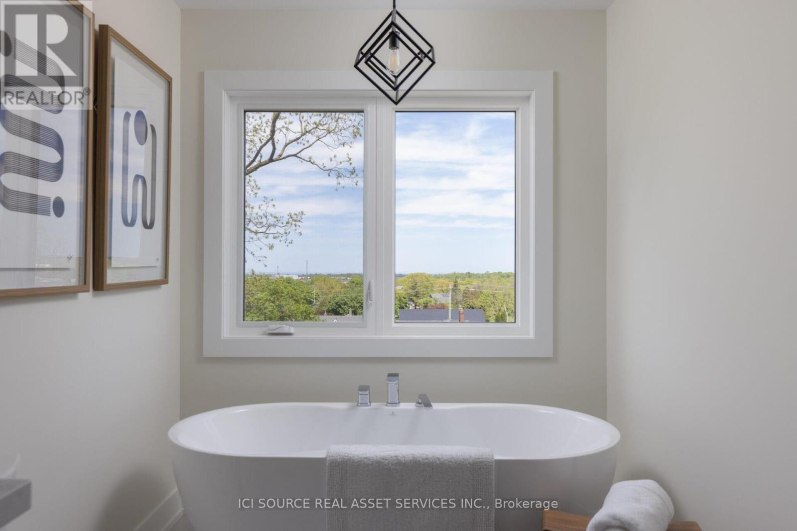 4061-2 Fracchioni Drive, Lincoln, ON - Indoor Photo Showing Bathroom