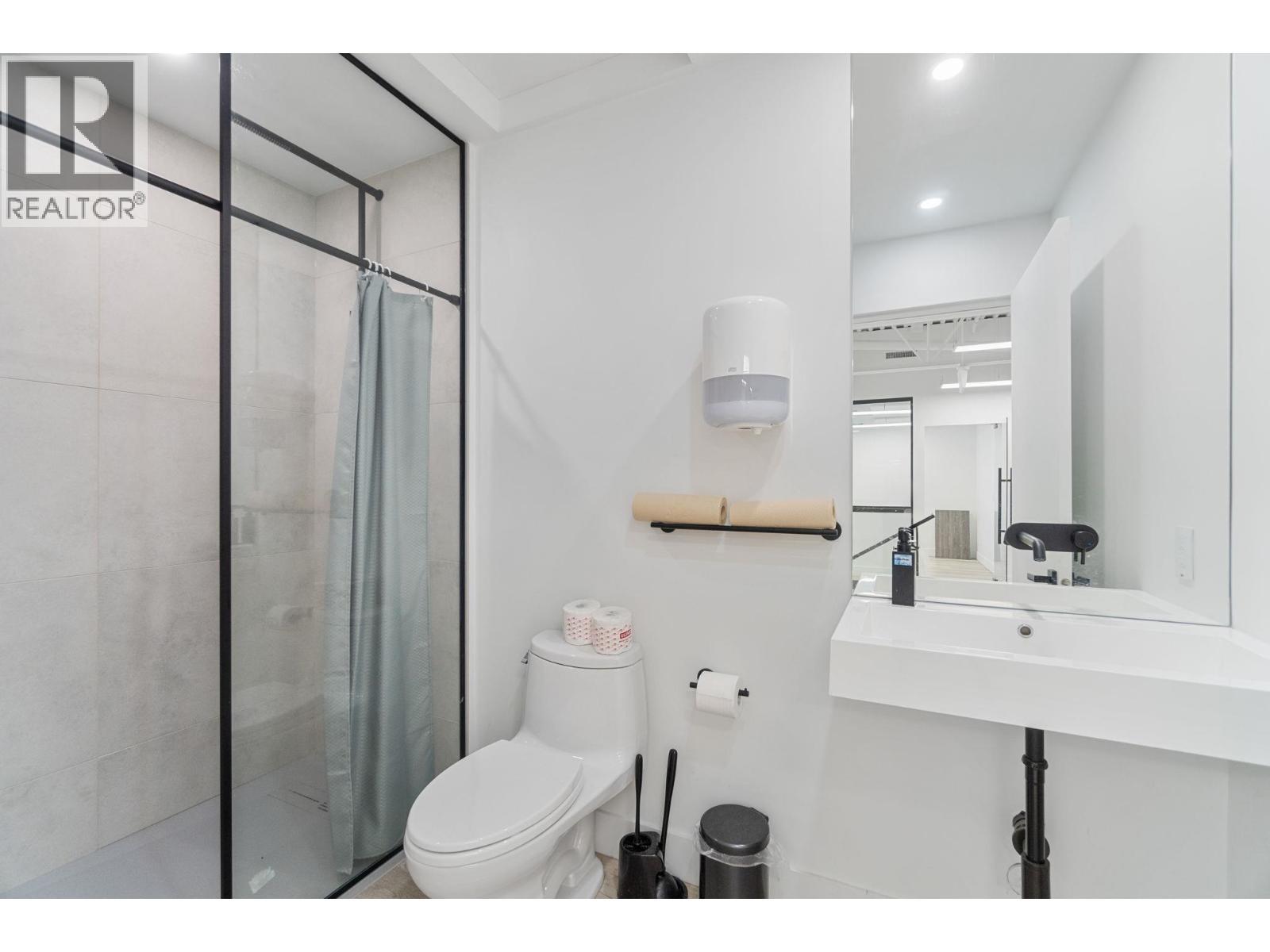 9030 Oak Street, Vancouver, BC