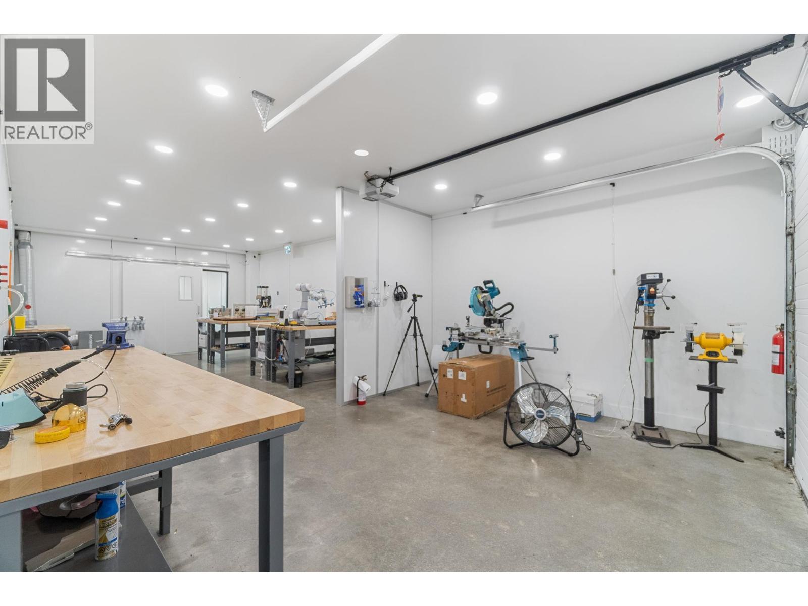 9030 Oak Street, Vancouver, BC