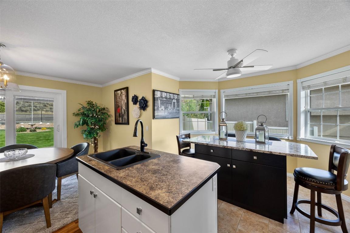 3577 Navatanee Drive, Kamloops, BC - Indoor Photo Showing Kitchen With Double Sink