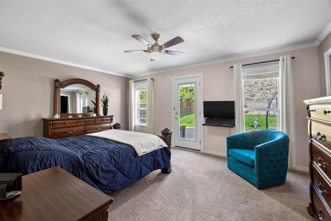 3577 Navatanee Drive, Kamloops, BC - Indoor Photo Showing Bedroom