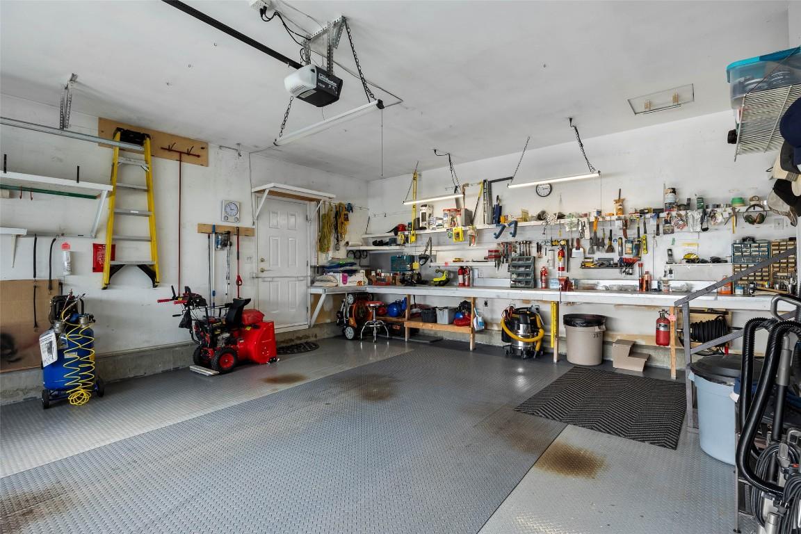 3577 Navatanee Drive, Kamloops, BC - Indoor Photo Showing Garage