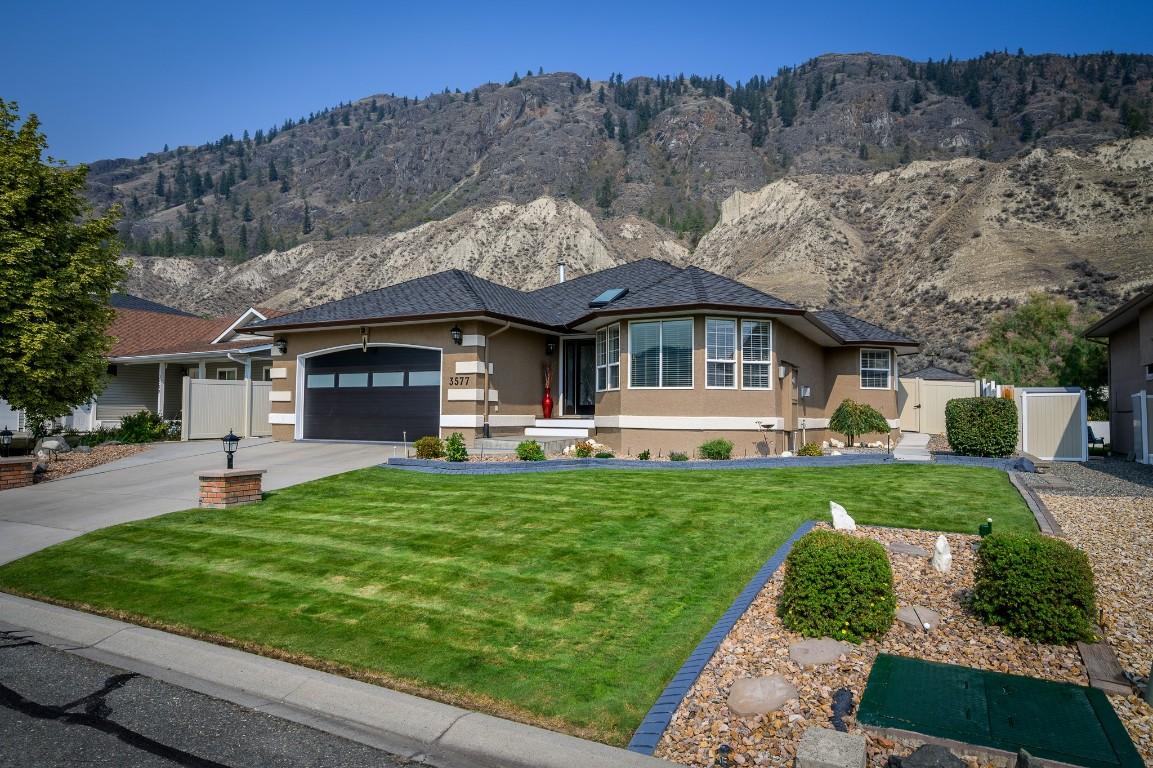 3577 Navatanee Drive, Kamloops, BC - Outdoor With Facade