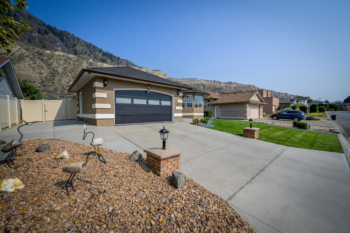 3577 Navatanee Drive, Kamloops, BC - Outdoor