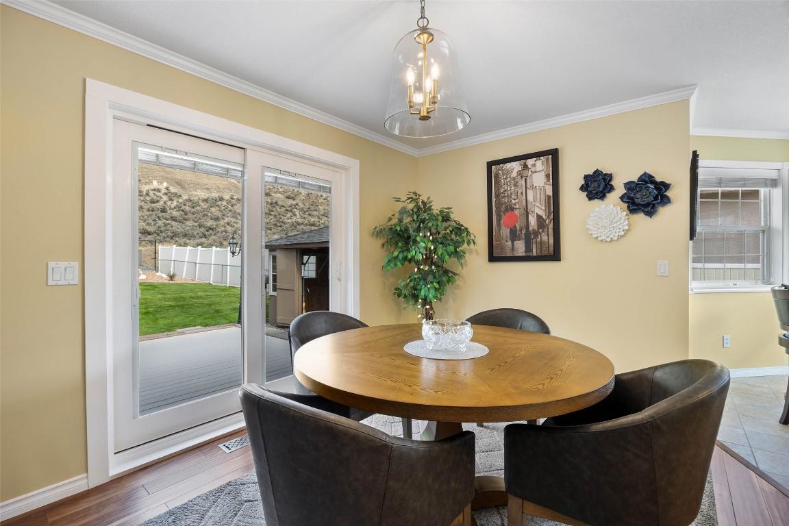 3577 Navatanee Drive, Kamloops, BC - Indoor Photo Showing Dining Room