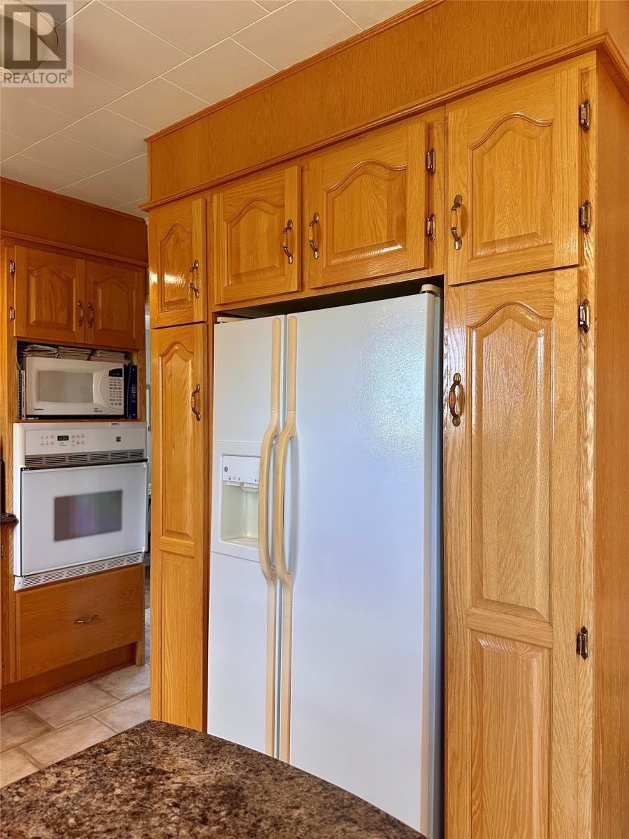 21 Drakes Road, Lawn, NL - Indoor Photo Showing Kitchen