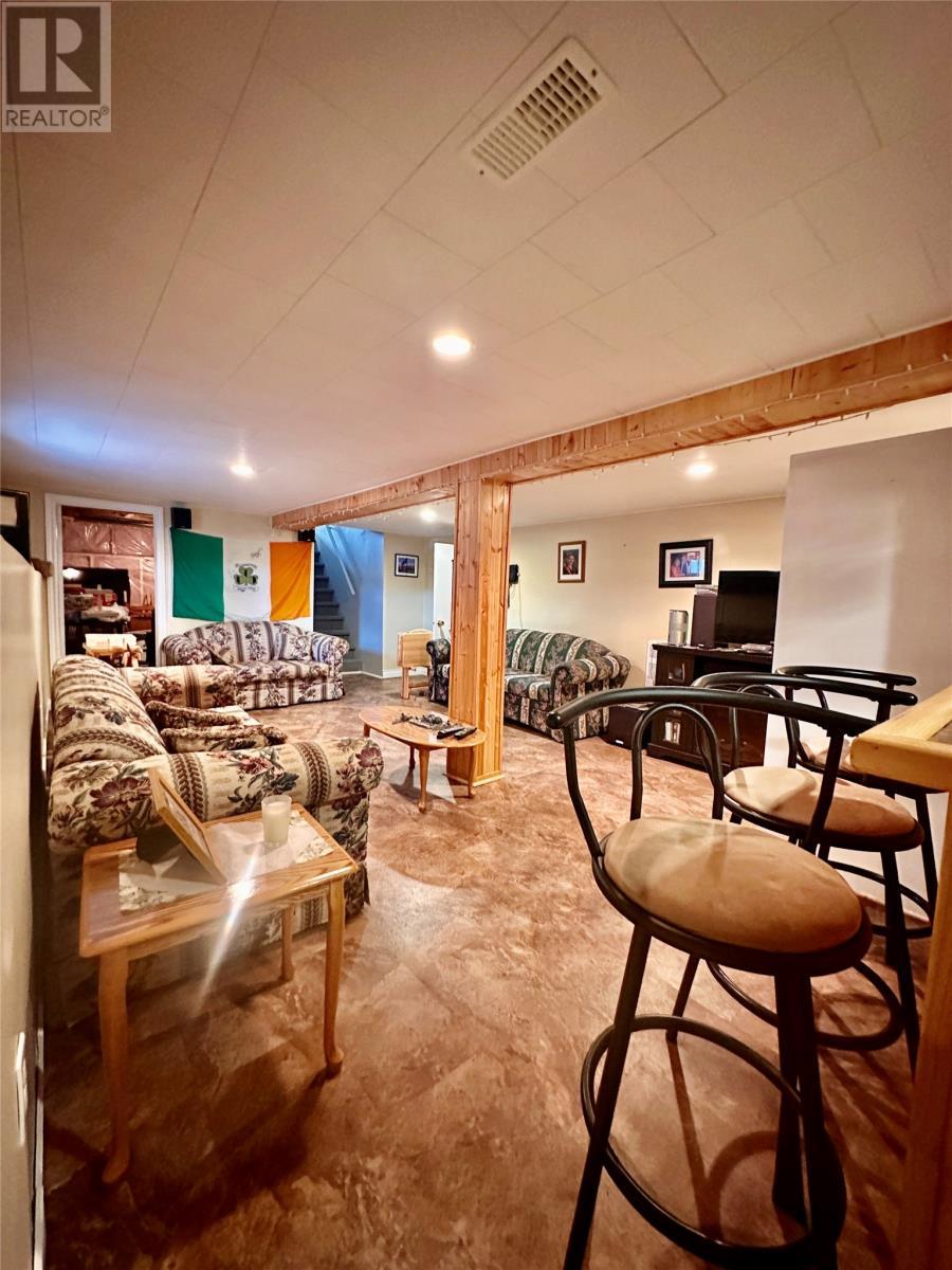 21 Drakes Road, Lawn, NL - Indoor