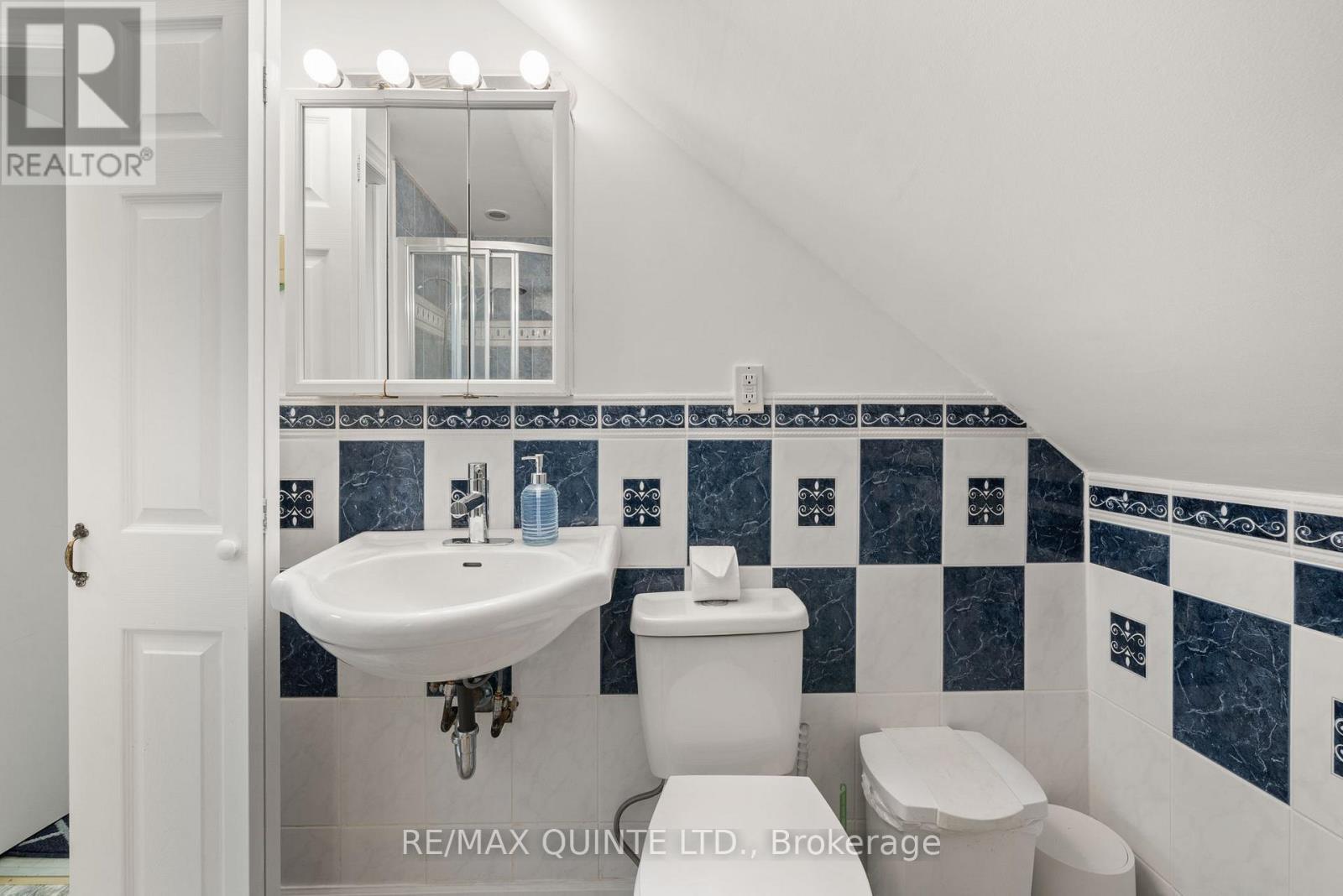 2 Fire Route 2 Route, Trent Lakes, ON - Photo Showing Bathroom