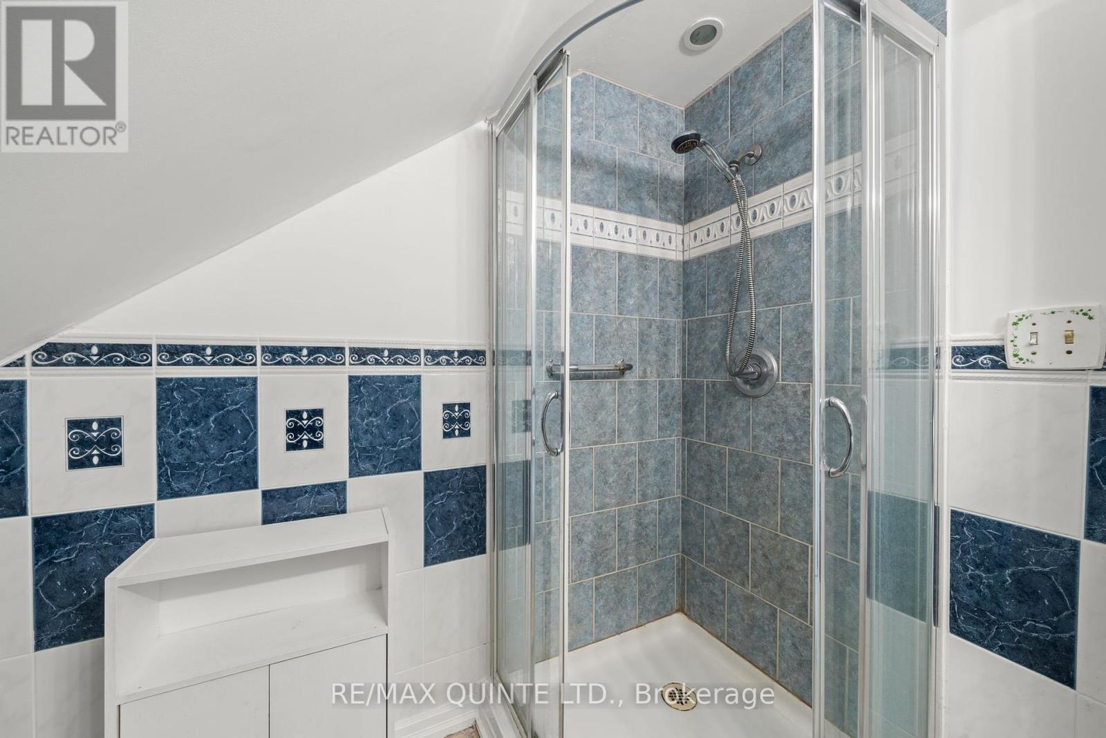 2 Fire Route 2 Route, Trent Lakes, ON - Indoor Photo Showing Bathroom