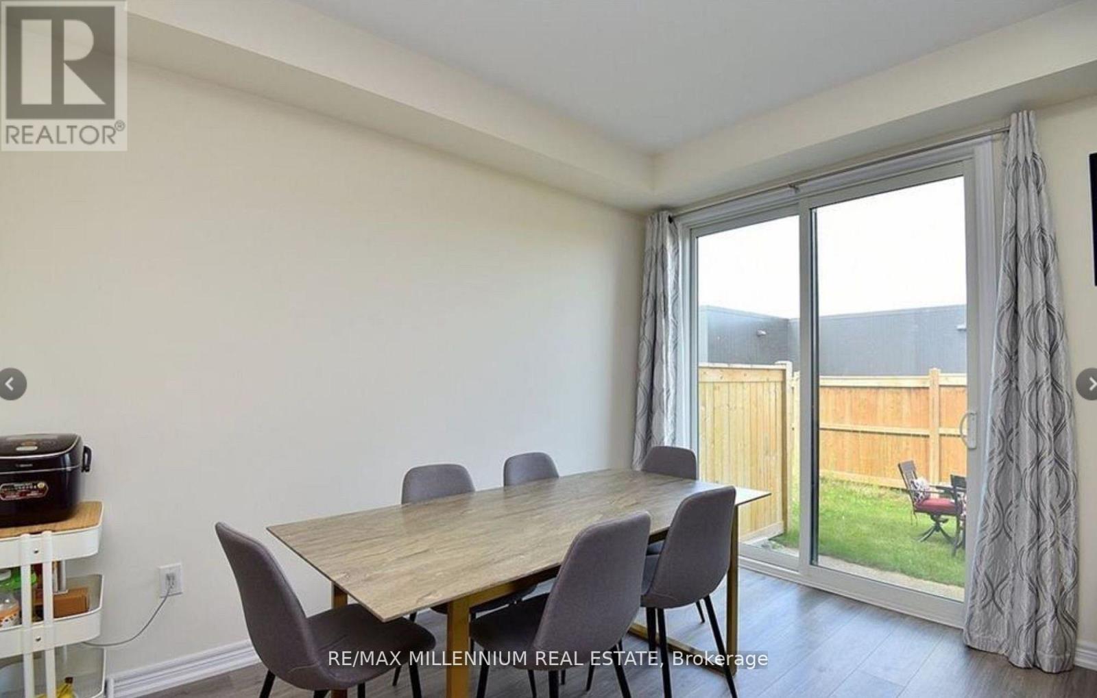 29 Hibiscus Lane, Hamilton, ON - Indoor Photo Showing Dining Room