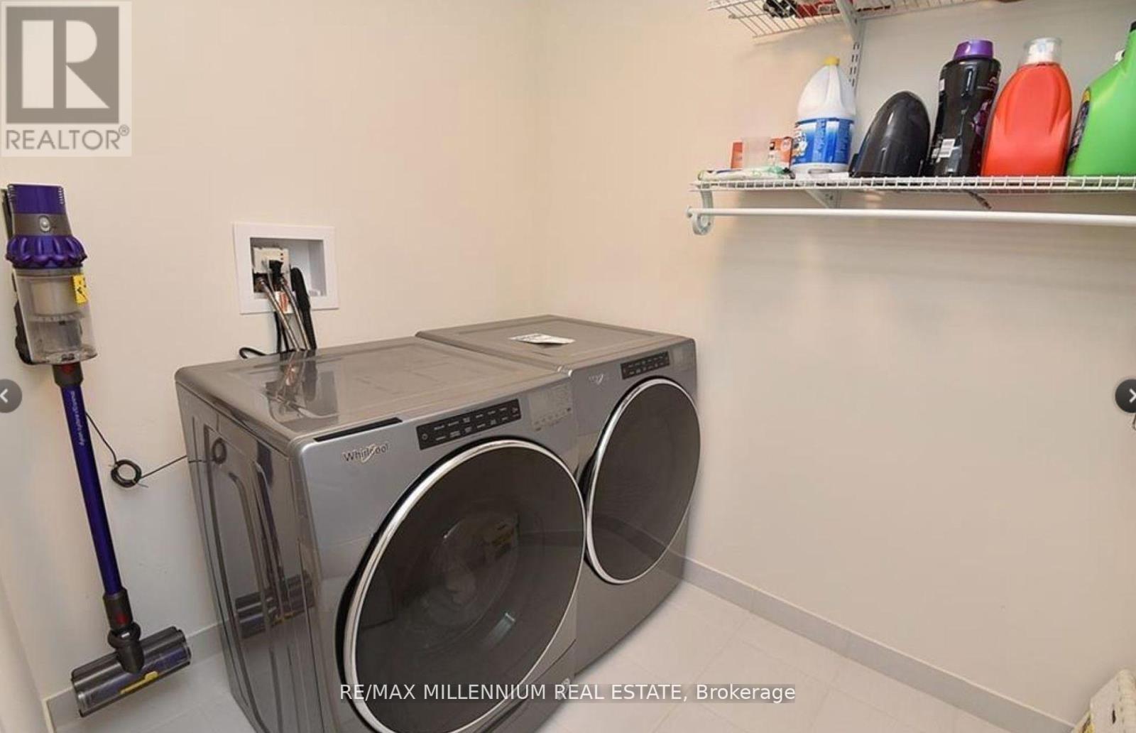 29 Hibiscus Lane, Hamilton, ON - Indoor Photo Showing Laundry Room