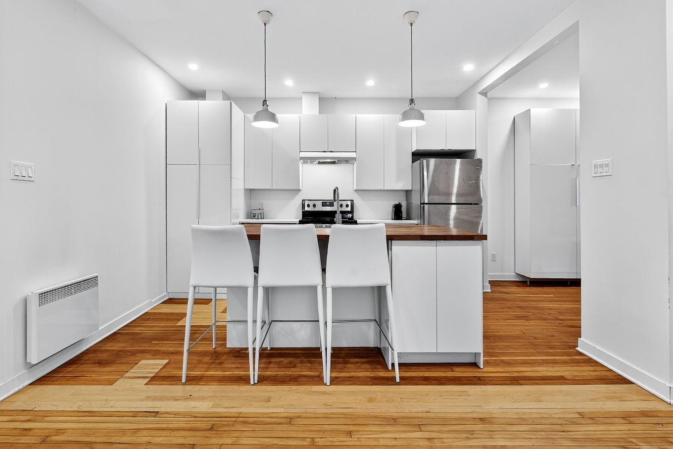 Cuisine - 2696 - 2704 Rue De Rozel, Montréal (Le Sud-Ouest), QC - Indoor Photo Showing Kitchen With Upgraded Kitchen