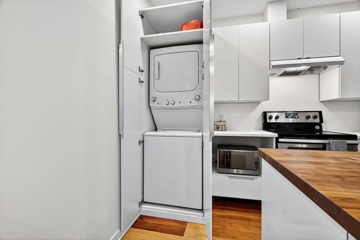 Salle de lavage - 2696 - 2704 Rue De Rozel, Montréal (Le Sud-Ouest), QC - Indoor