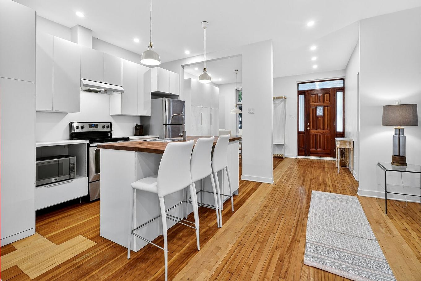 Cuisine - 2696 - 2704 Rue De Rozel, Montréal (Le Sud-Ouest), QC - Indoor Photo Showing Kitchen With Upgraded Kitchen