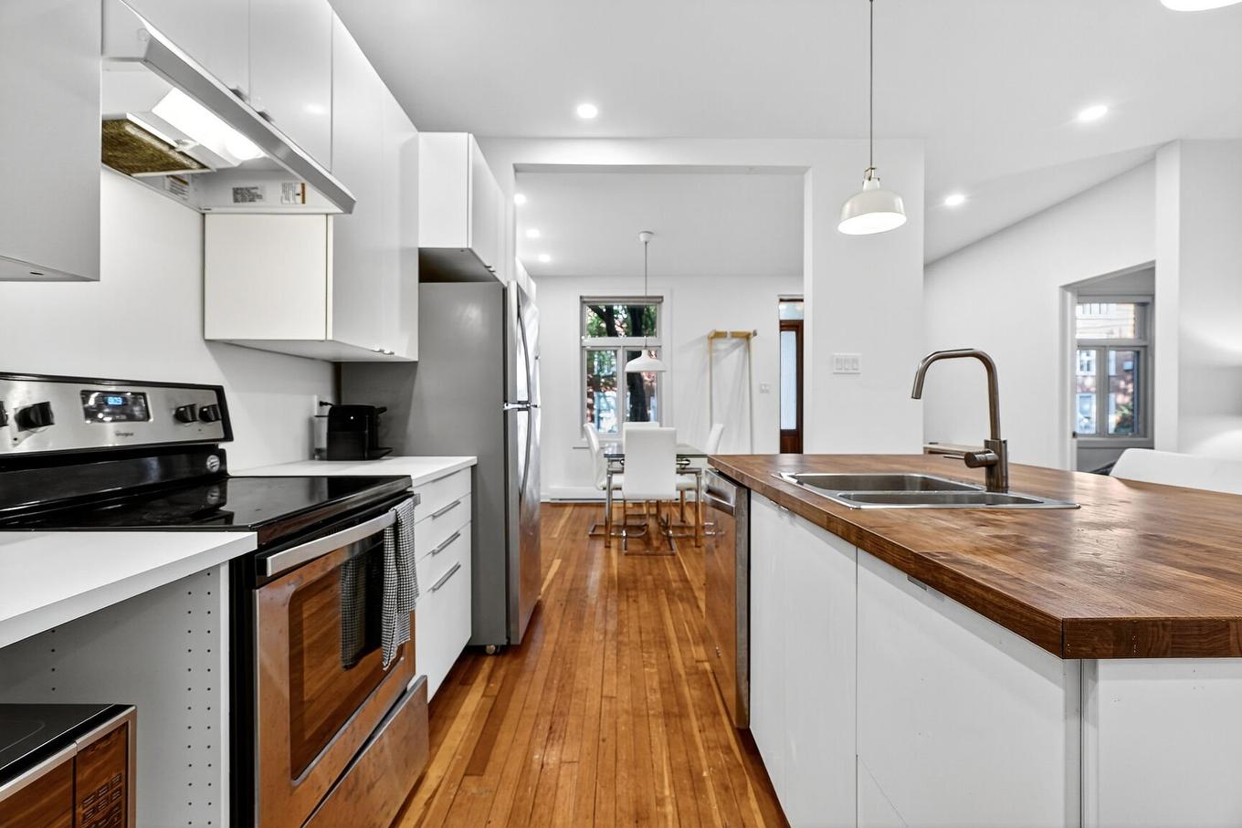 Cuisine - 2696 - 2704 Rue De Rozel, Montréal (Le Sud-Ouest), QC - Indoor Photo Showing Kitchen With Double Sink
