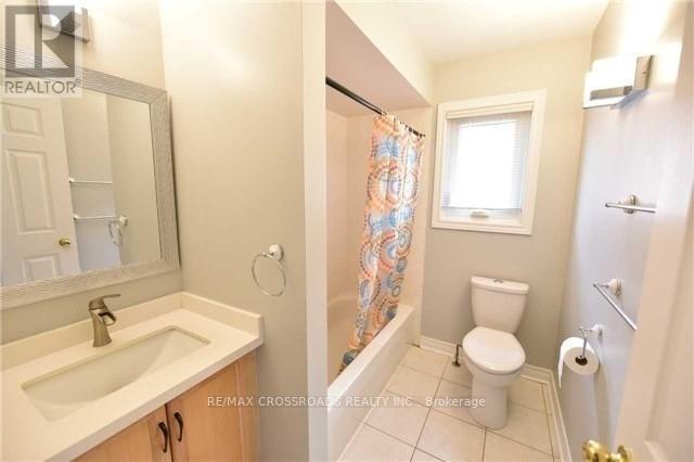 55 Ballymore Drive, Aurora, ON - Indoor Photo Showing Bathroom