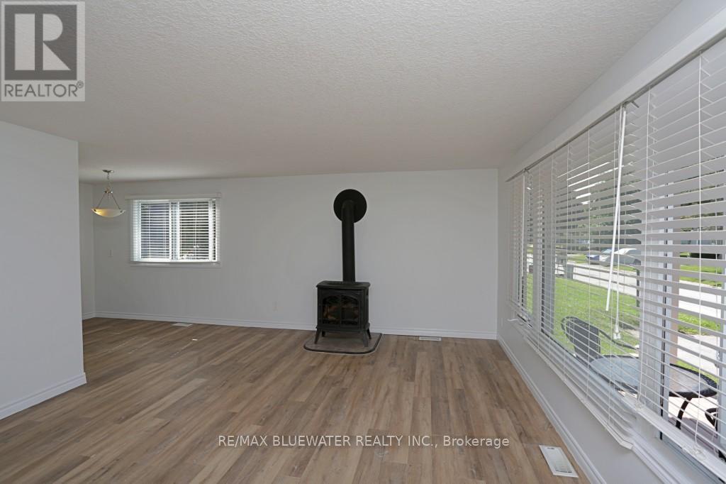 23 Pebble Beach Parkway, South Huron (Stephen), ON - Indoor Photo Showing Other Room