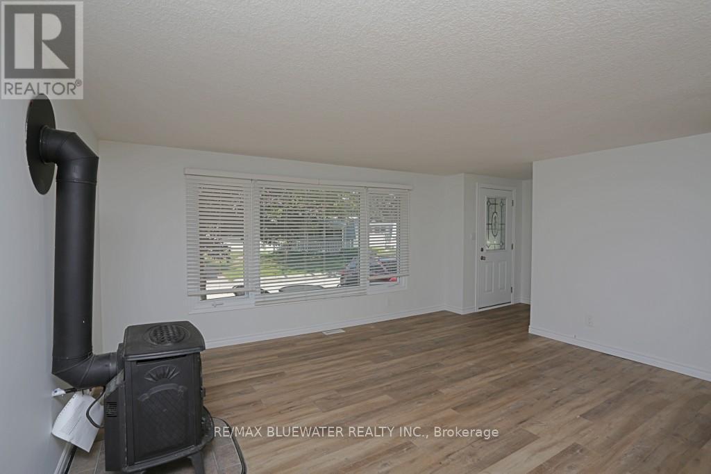 23 Pebble Beach Parkway, South Huron (Stephen), ON - Indoor Photo Showing Other Room