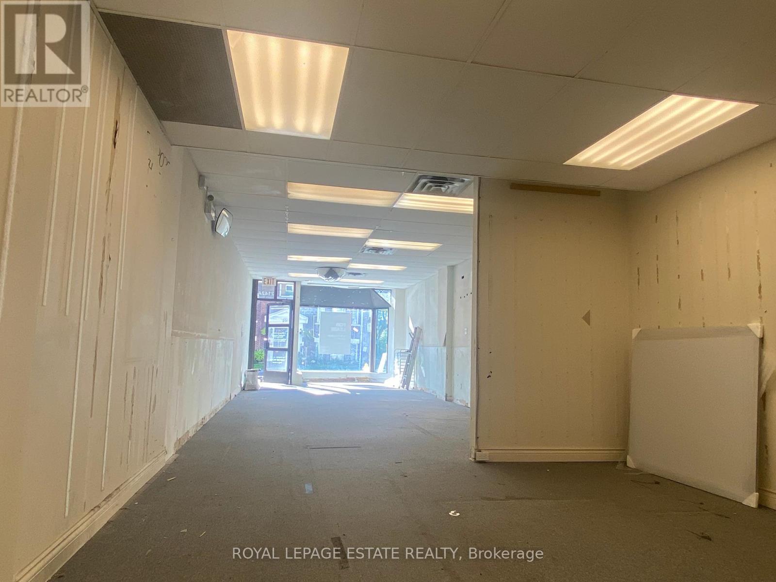 2142A Queen Street E, Toronto, ON