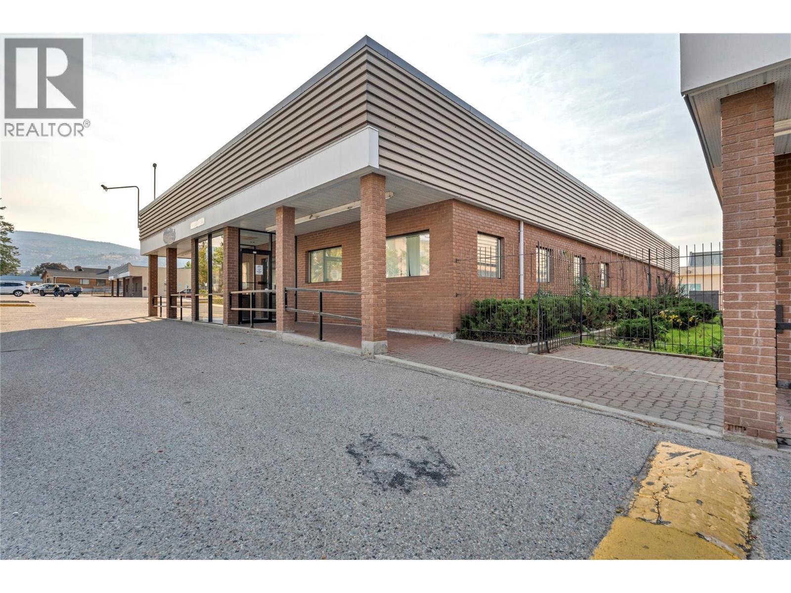 40 Calgary Avenue, Penticton, BC