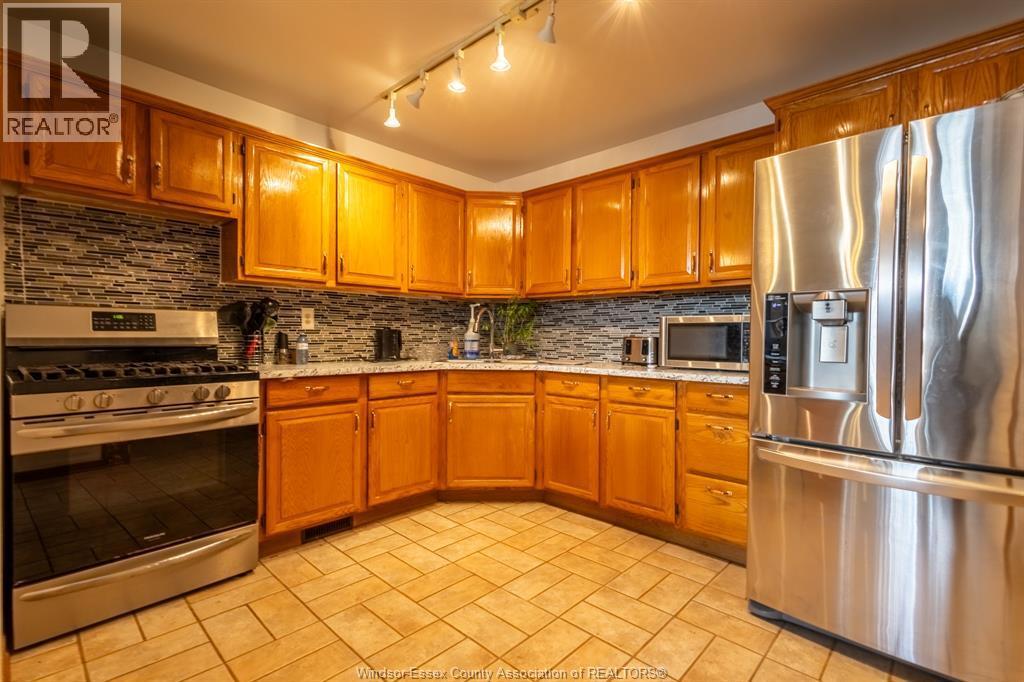 3280 Talbot Trail, Wheatley, ON - Indoor Photo Showing Kitchen
