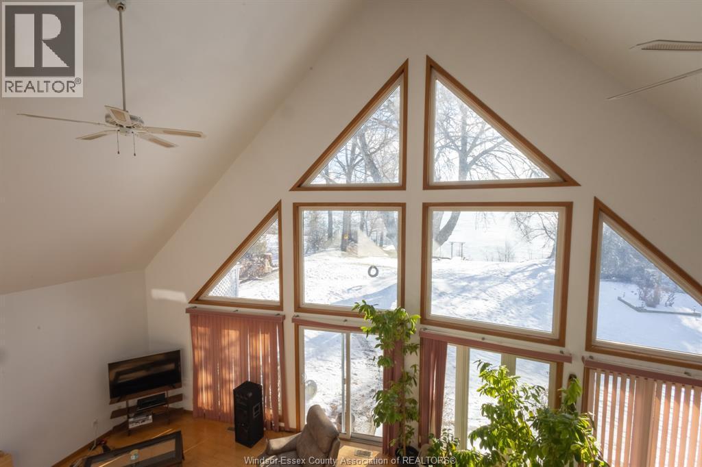 3280 Talbot Trail, Wheatley, ON - Indoor Photo Showing Other Room
