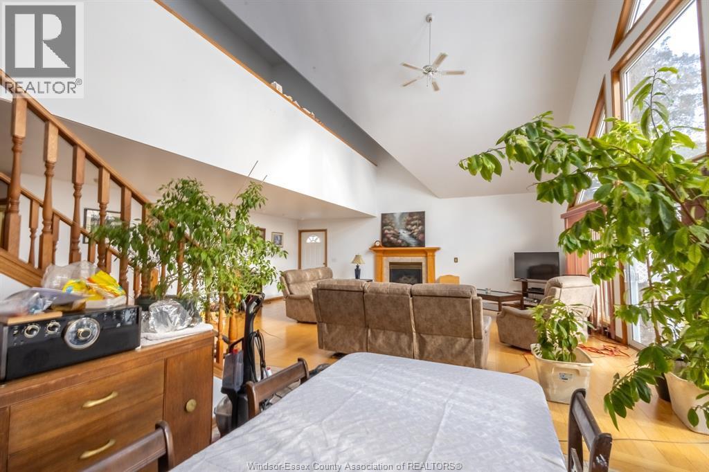 3280 Talbot Trail, Wheatley, ON - Indoor Photo Showing Other Room