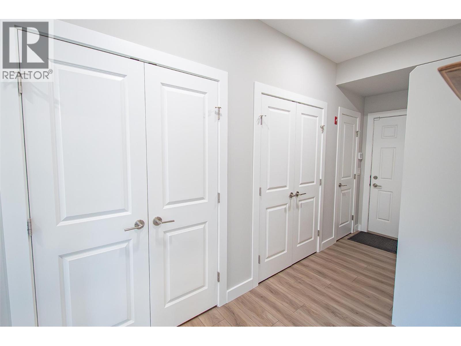 1292 Ethel Street, Kelowna, BC - Indoor Photo Showing Other Room