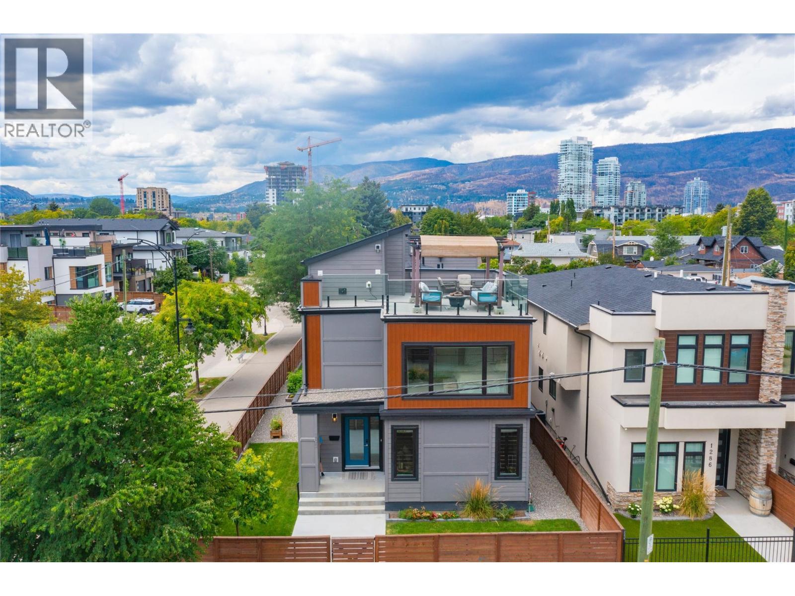 1292 Ethel Street, Kelowna, BC - Outdoor