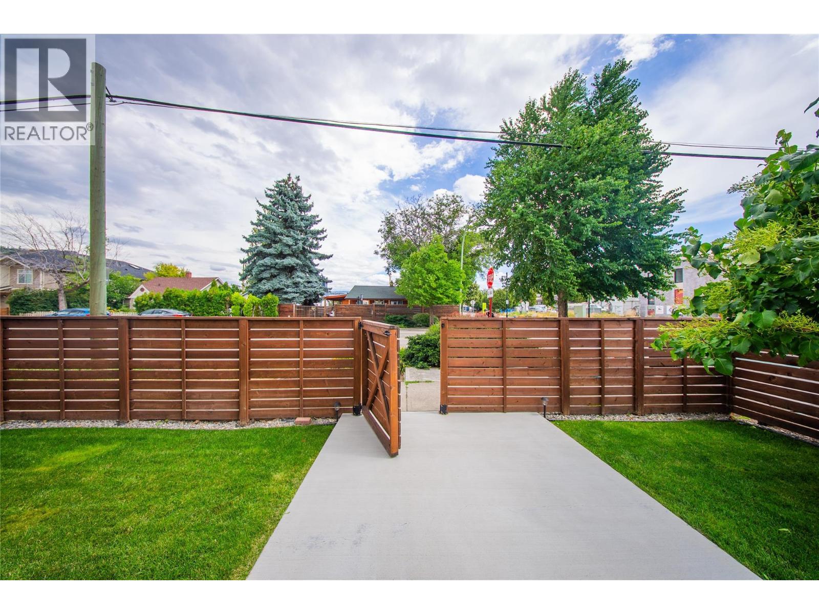 1292 Ethel Street, Kelowna, BC - Outdoor