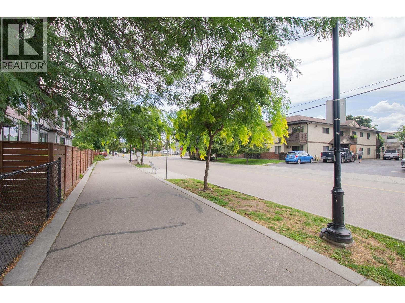 1292 Ethel Street, Kelowna, BC - Outdoor