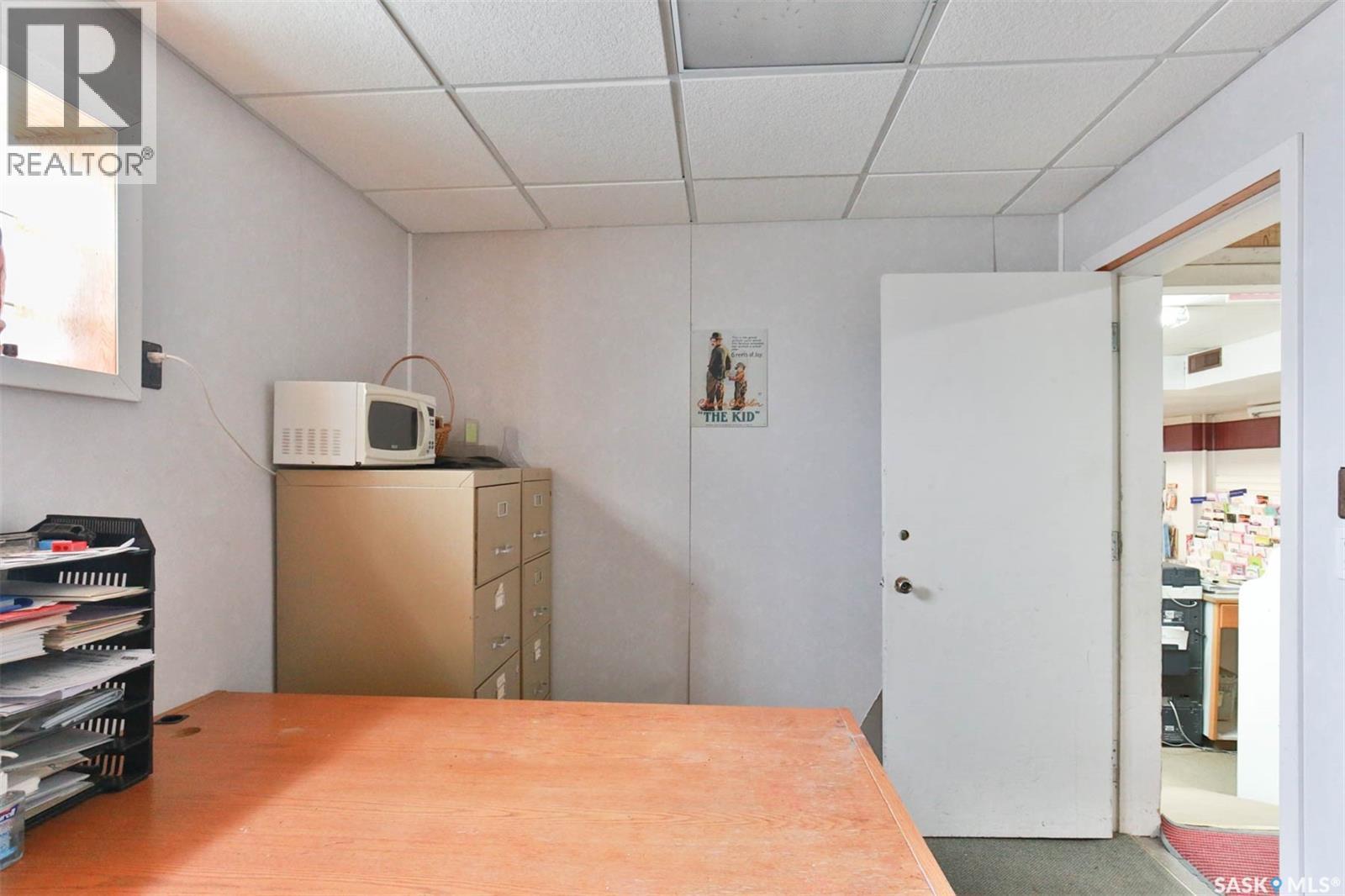 325 & 329 4Th Avenue Sw, Moose Jaw, SK