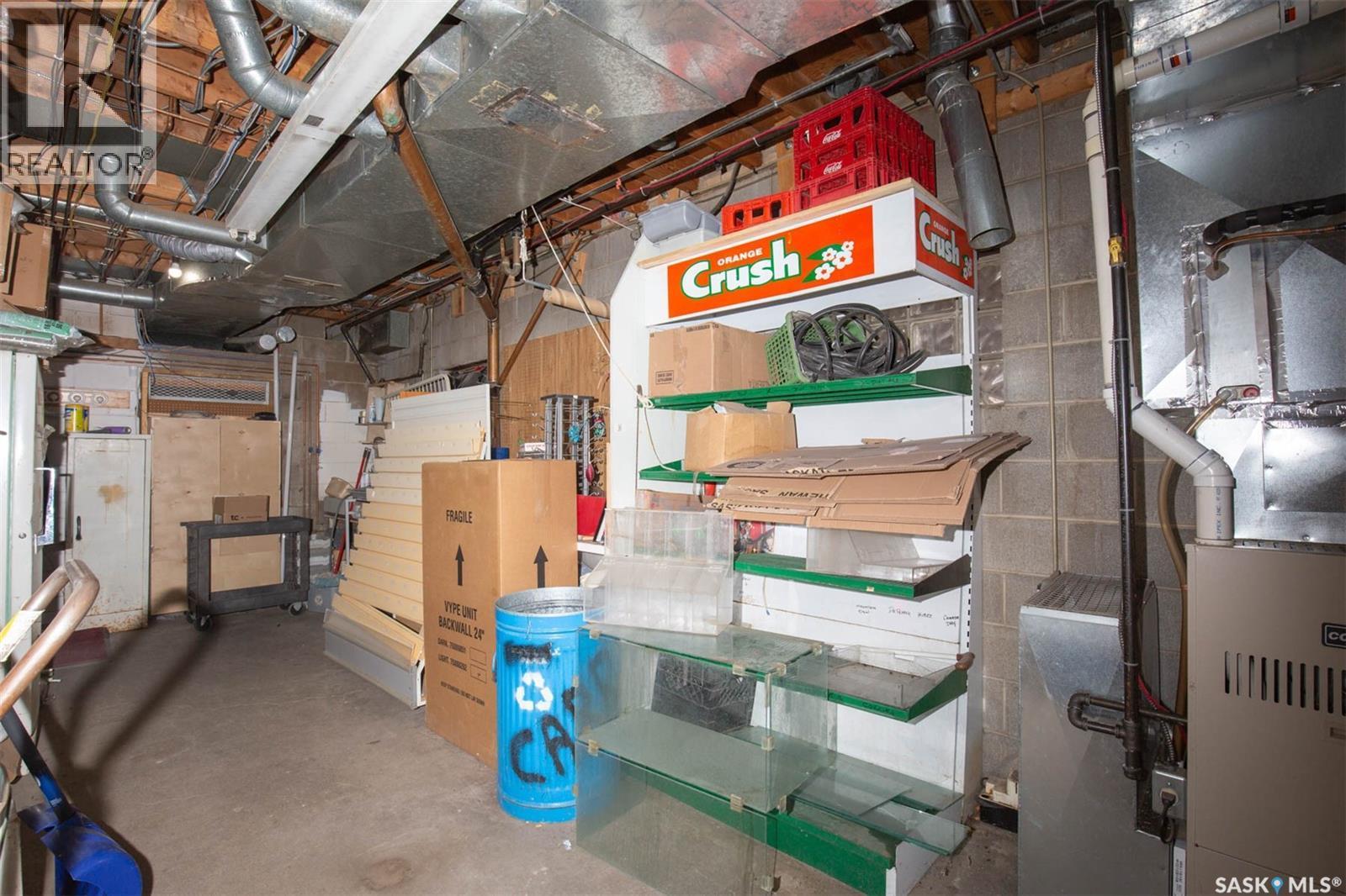 325 & 329 4Th Avenue Sw, Moose Jaw, SK