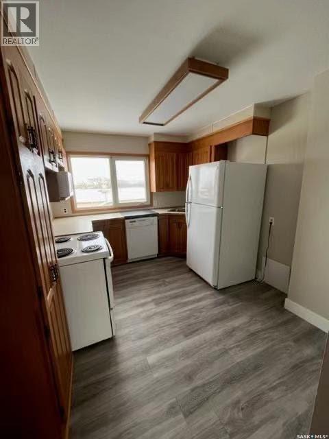 325 & 329 4Th Avenue Sw, Moose Jaw, SK