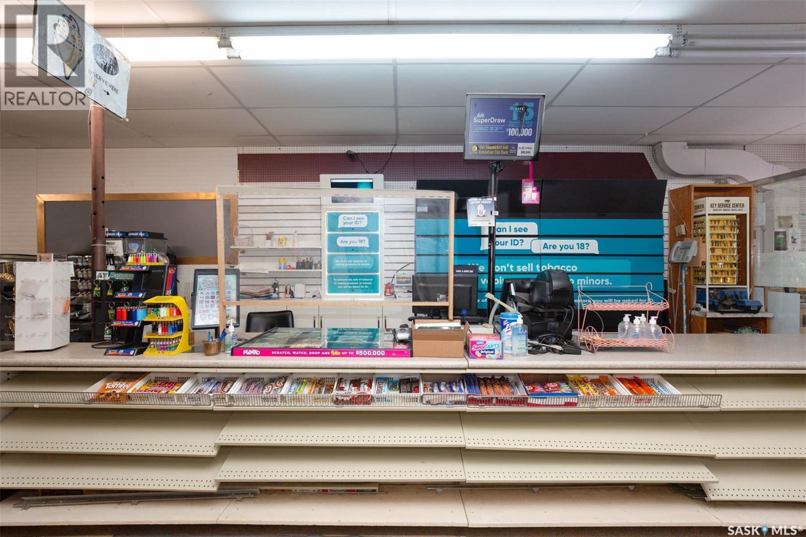 325 & 329 4Th Avenue Sw, Moose Jaw, SK