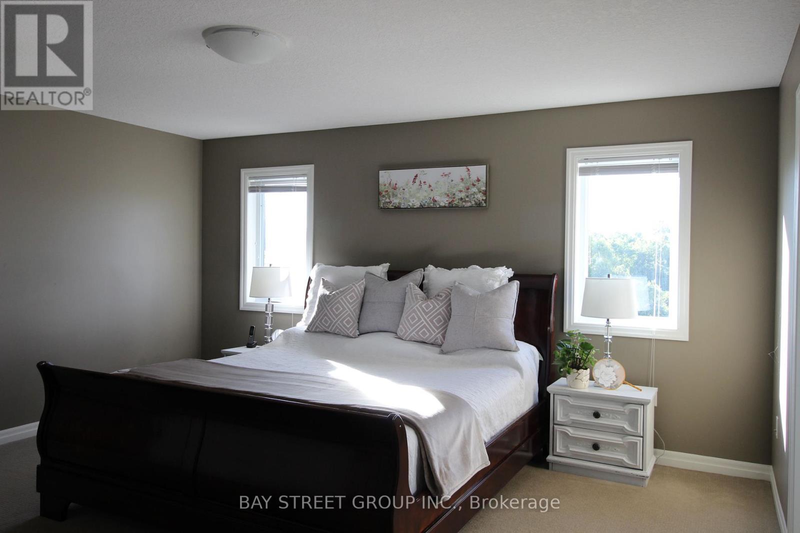 1451 Howlett Circle, London North, ON - Indoor Photo Showing Bedroom